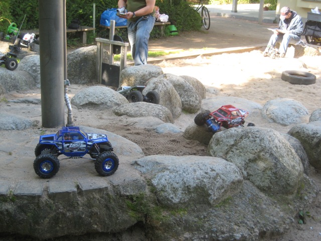 Test: 1:18 Mini-Rock Crawler 2900066014_4afb295c63_o