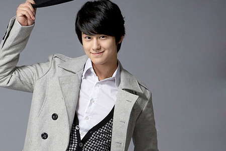 تقرير عن الممثل الراائع Kim Bum 3196300318_9ce8518794