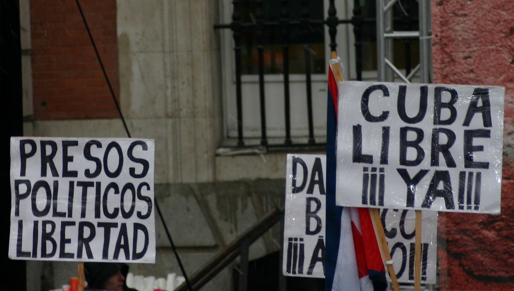 Manifestacion en Madrid contra la tirania de Cuba 3244922822_b252aac572_b