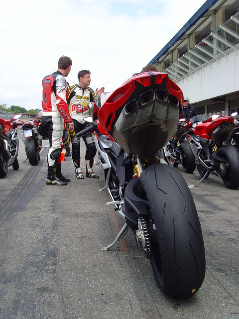 MV Augusta F4 1000 - Page 12 4624142515_d0273c1b16_z