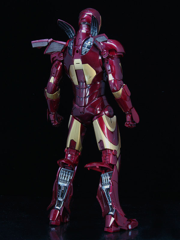 IRON MAN  - MARK III CLEAN/BATTLE DAMAGE (MMS110 - MMS75) - Page 6 3199547362_9eab33a2f6_o