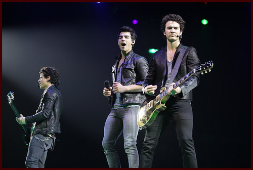 Jonas Brothers rockean en Milán, Italia FOTOS 4075835664_398dceb534