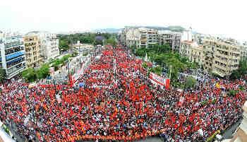 Masiva manifestación del KKE con presencia del PCPE 4612905147_b68156f9f0_o