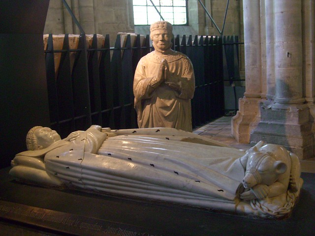 La sainte chapelle de Bourges, écrin disparu pour le tombeau de Jean duc de Berry  5759259457_8364f25c9f_z