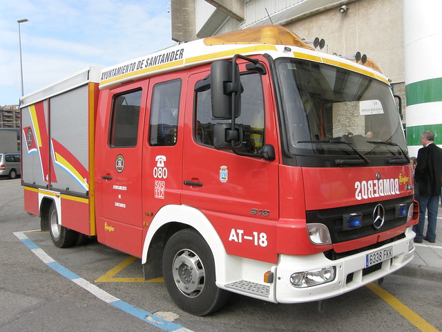 Medios de los bomberos de la C.A. de Cantabria 4616252595_7b507ee904_z