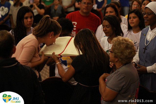 Meditaciones y oraciones para católicos. - Página 7 9059324783_7e6e0003a7_z