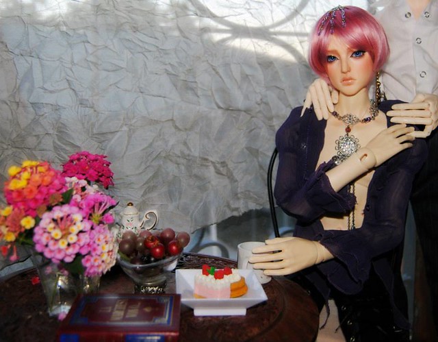 Bjd Cosplay: Shu (Chrom hy.) as Linneus from Teahouse comic 9124868905_456285bf2d_z