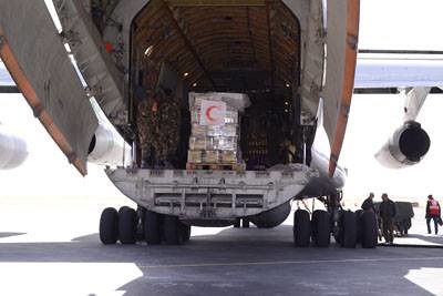 الجزائر تسلم 30 طنا من المساعدات الإنسانية لسكان ليبيا على الحدود 32926017426_79af038bf8_b
