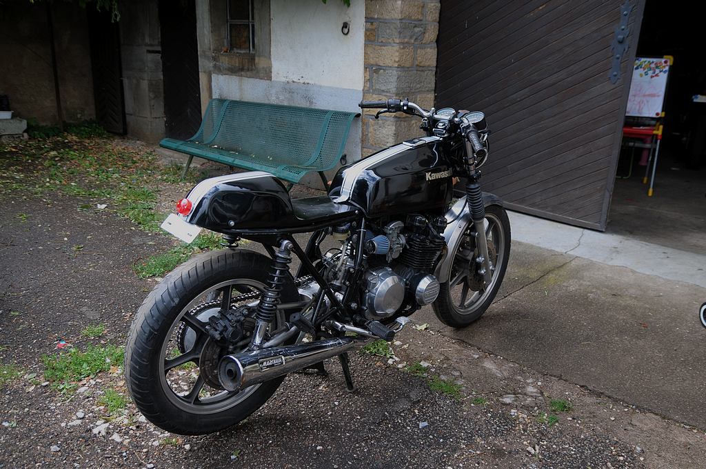 Le garage s'étoffe > cafe racer kawa - Page 2 9583731006_5cb575a9c3_b