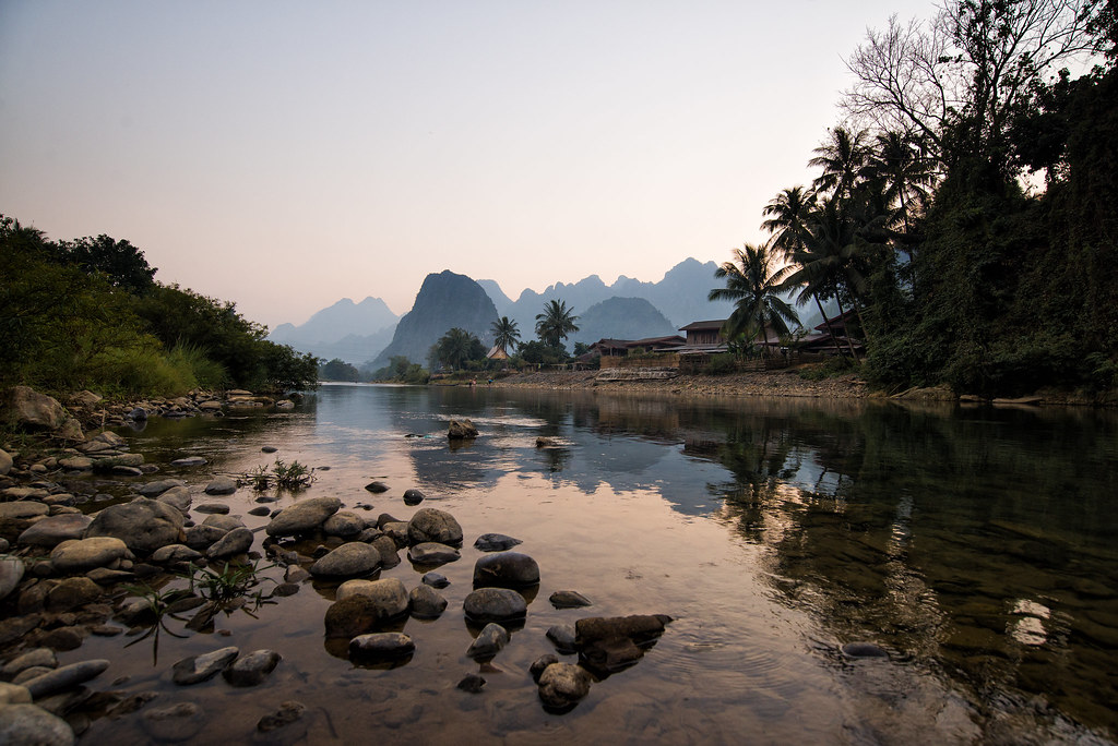 Le tranquille LAOS 12691973835_1e66c599c9_b