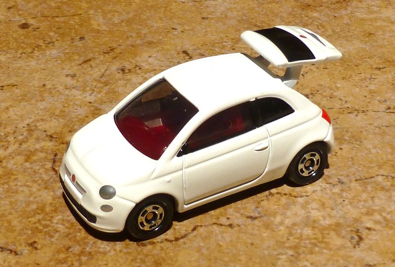 Tomica No. 90 Fiat 500 10768125553_0e85e3ff05_c