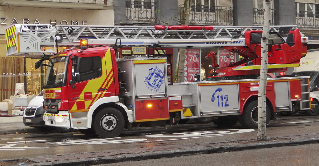 Cuerpo de Bomberos del Ayuntamiento de Madrid 12102895143_7b7a2d4410_b