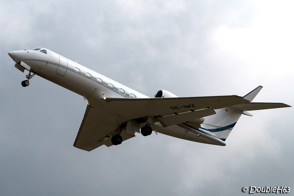 Aéroport de Chambéry Savoie [CMF-LFLB] 13116043133_47a854a4d5_b