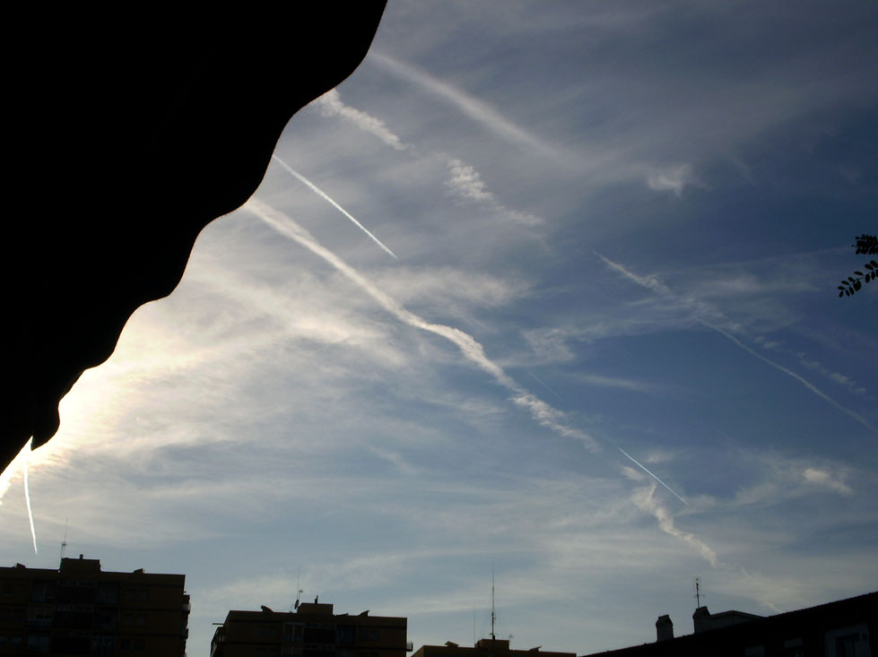 Registro Chemtrail - Página 11 4173504977_6f3bc457b9_o