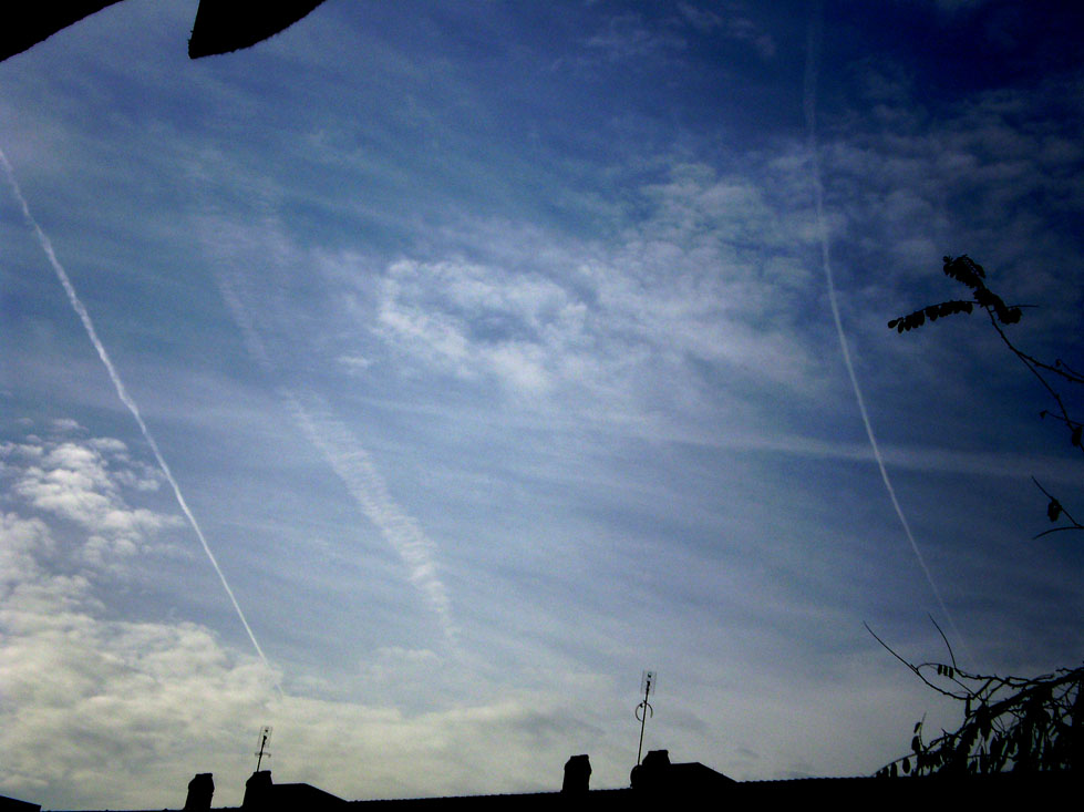 Registro Chemtrail - Página 11 4174259086_8815755eb1_o