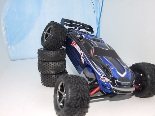 Mon E-Revo Dirt Racer ! 4327793638_f1df6d0198