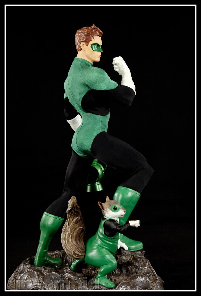 GREEN LANTERN MUSEUM QUALITY 1/4 STATUE  4524287119_e5f75df68d_b