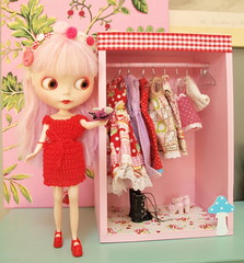 Dressing rose pour mes dolls. 4615334552_989001b796_m