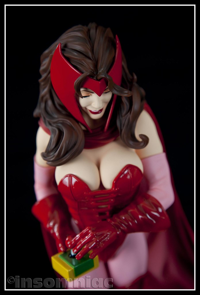 SCARLET WITCH "MARK BROOKS" Comiquette - Page 3 4692027878_1bf82ed75b_b