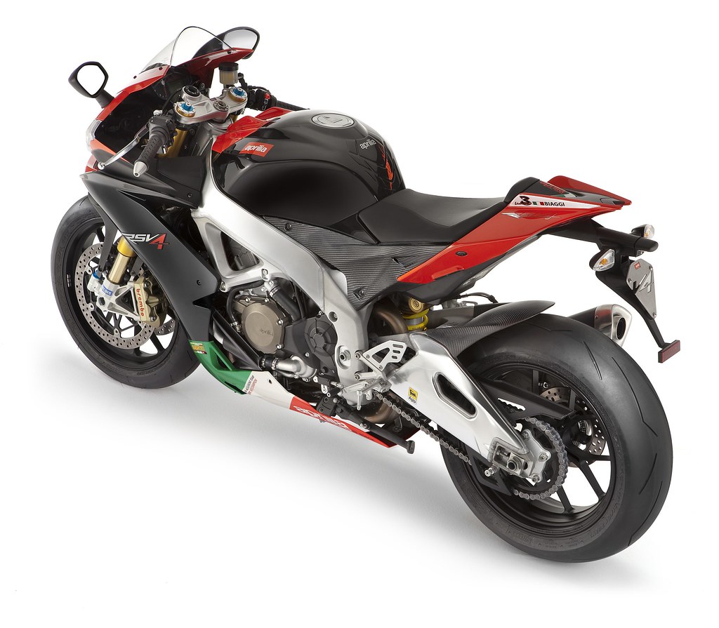 Aprilia RSV4, RSV4R, RSV4 APRC - Page 25 5105063123_a596392bac_b