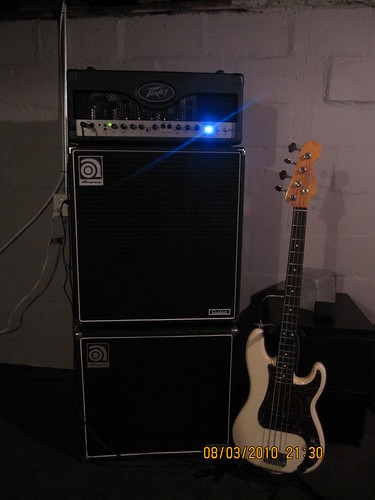 What's your setup? (guitar/bass) 4858325831_4912da113b