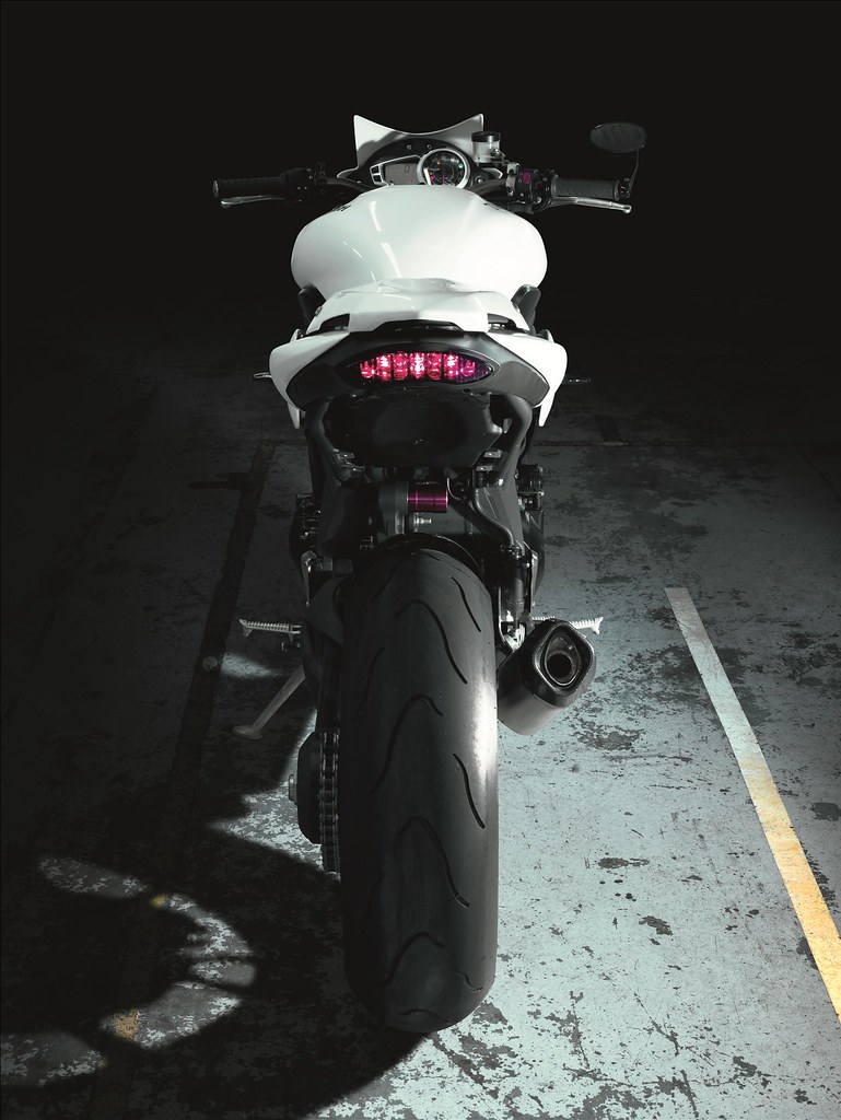 Triumph 1050 Speed triple  - Page 2 5054931480_538b4cd8ed_b