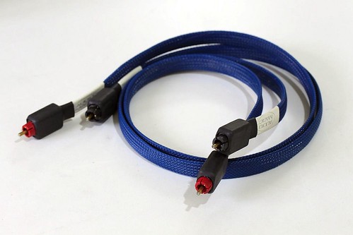 Audio Magic Illusion 4d 1 metre pair RCA Interconnect (used) 4937576700_b86f343227