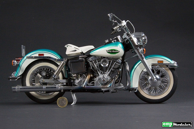 2010 - Harley Davidson FLH 1200 "The Green Shovel" (Tamiya 1/6) 5191869096_45663edd85_z