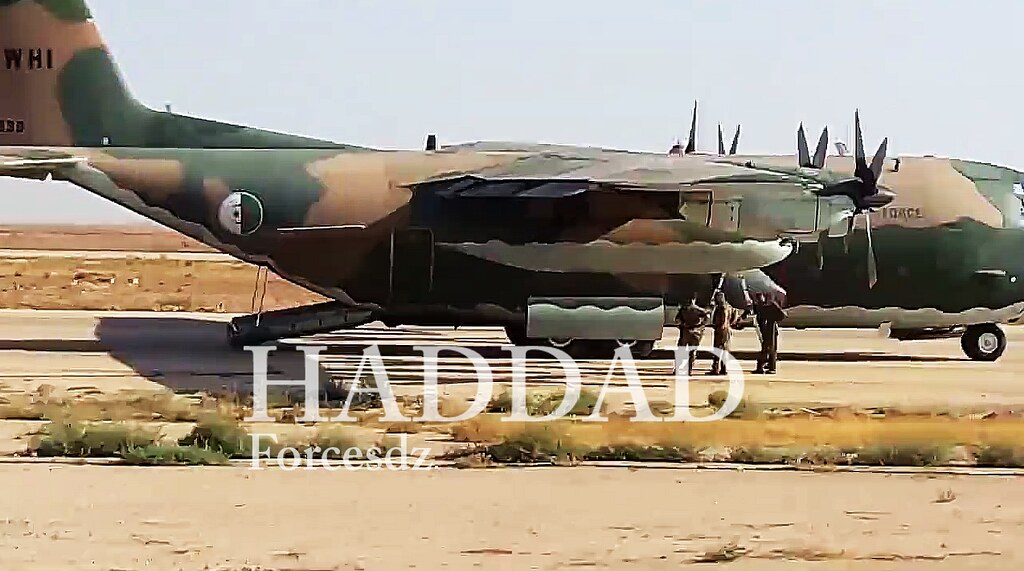 صور طائرات النقل والشحن الجزائرية [ C-130H/H30  /  Hercules ]  - صفحة 22 39553243314_e1f8812546_b