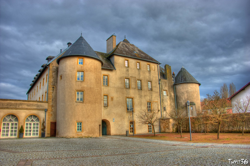 Chateau Fabert HDR 5486469071_86f5b98771_b