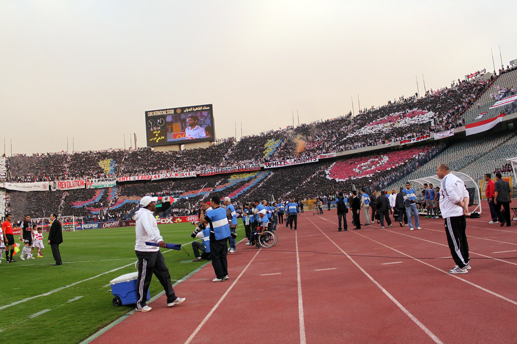 دخله جمهور نادى الزمالك فى مباراه الافريقي التونسي ... 5583338501_8145d88081_b