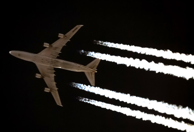 Contrail photos - Page 4 5271095042_7f7484188c_z