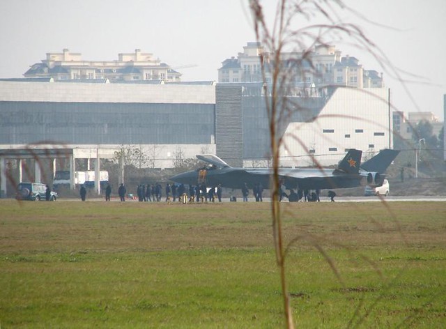 Más detalles del Chengdu J-20 - Página 5 5454864792_9dd05a9167_z