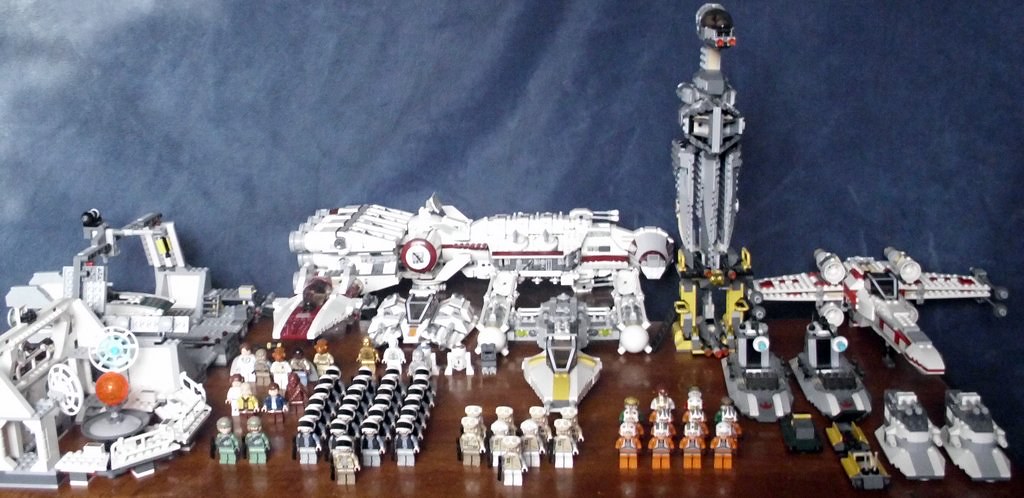 Display Your LEGO Collection, Army, Display, etc. Here!  5497967695_d1481da310_b