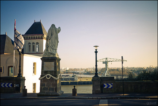 Elle a vue sur la Loire (+ ajouts) 5371969867_2f426f95e6_z