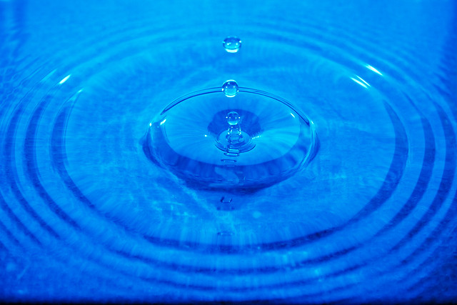 Water Drop 5376471310_4891ef3184_z