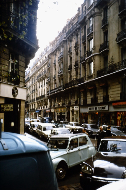 [RETRO]  Photos d'anciennes dans leur environnement - Page 40 5562796392_ce86a0ec87_z