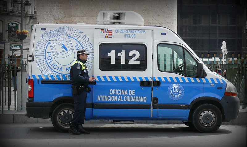 Renault Master; Oficina de Atención al Ciudadano (rotulación azul clara) 7394130198_41dc9a1985_c