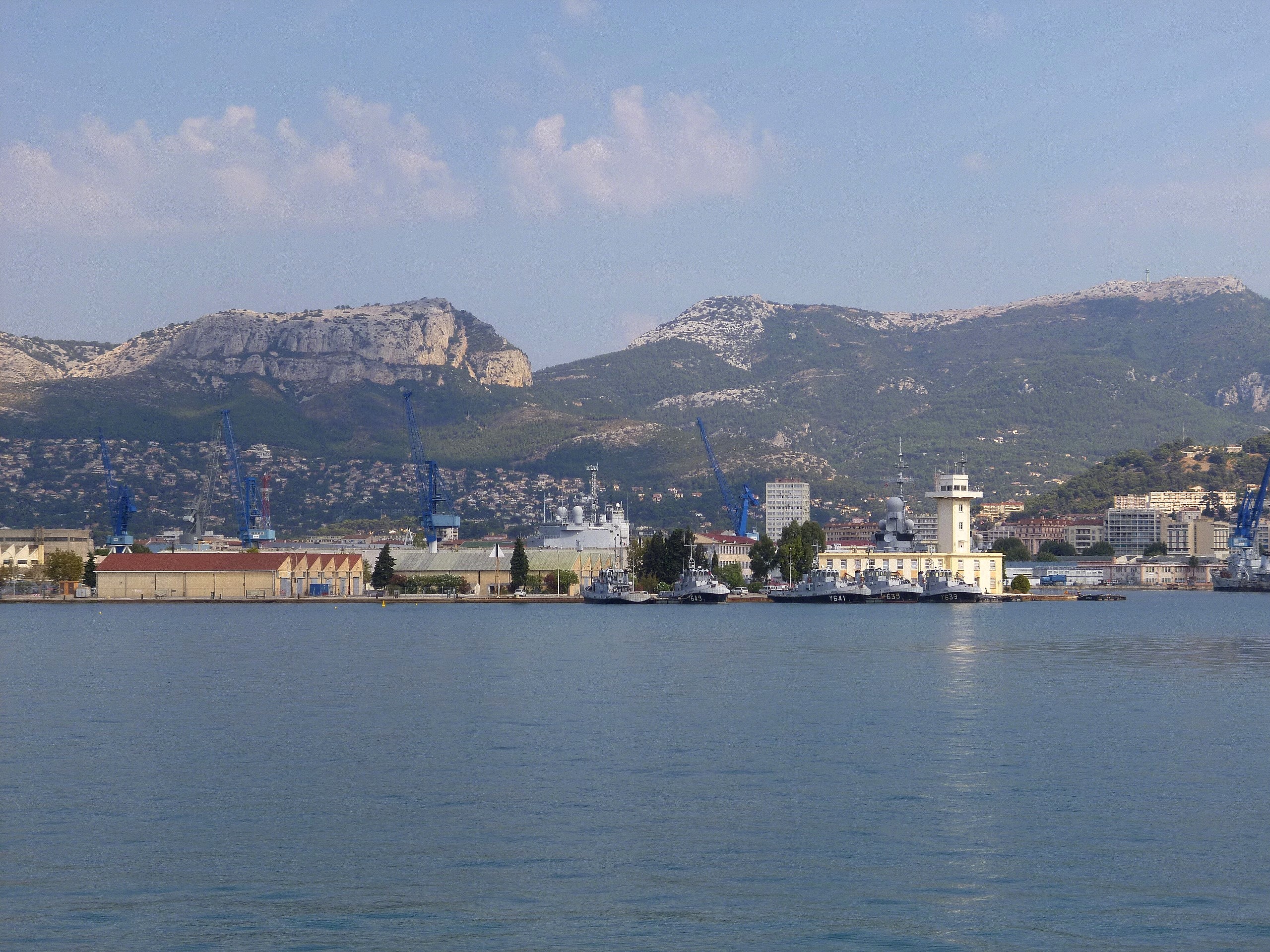 Les news en images du port de TOULON - Page 37 9562221715_cf8faeb836_o