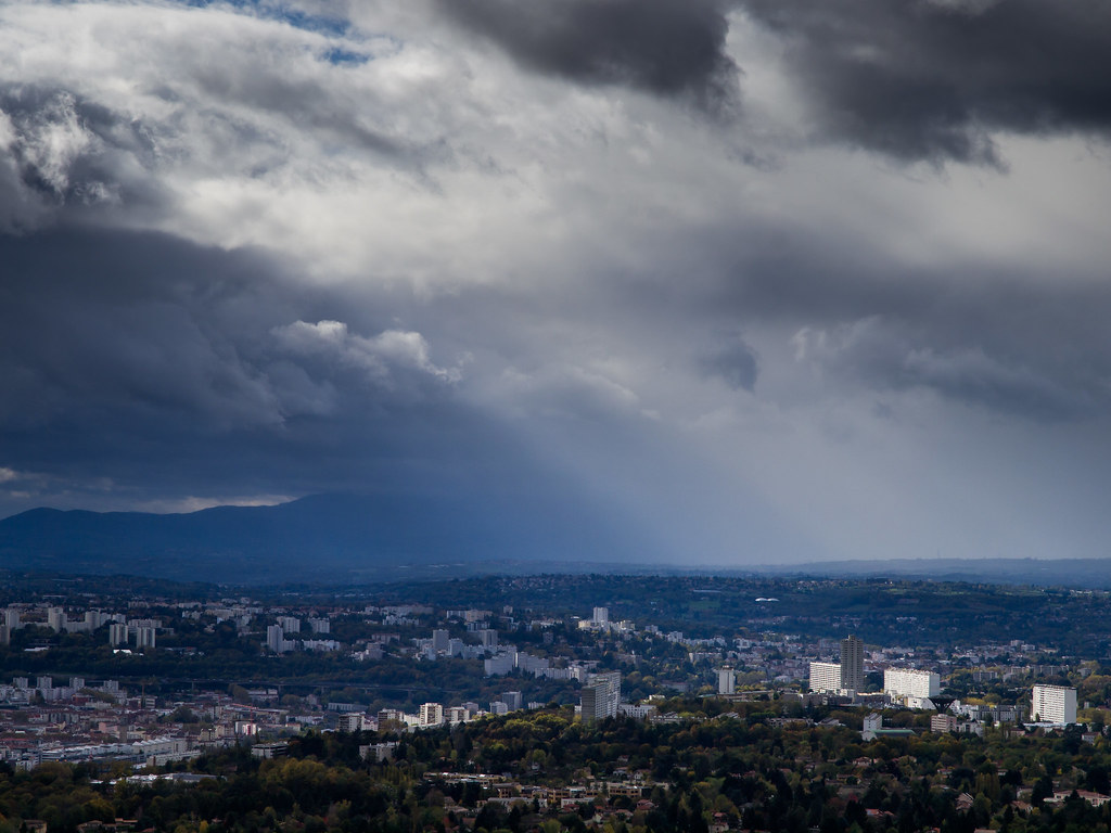 Lyon avant la pluie 10817968715_a15fdc1451_b