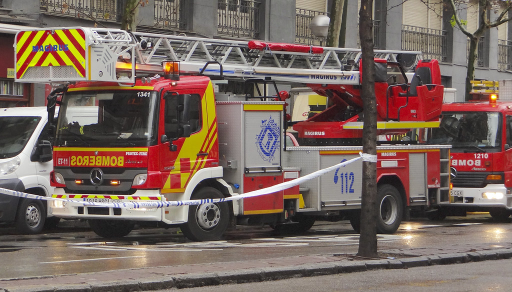 Cuerpo de Bomberos del Ayuntamiento de Madrid 12102991324_bb00384381_b