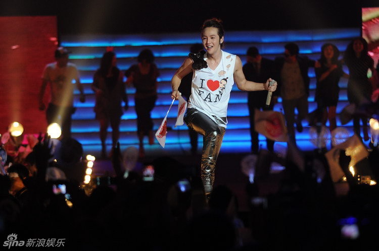 [IMG] Jang Geun Suk Thae cri show in Shang Hai 5920810926_7a2920de0d_b