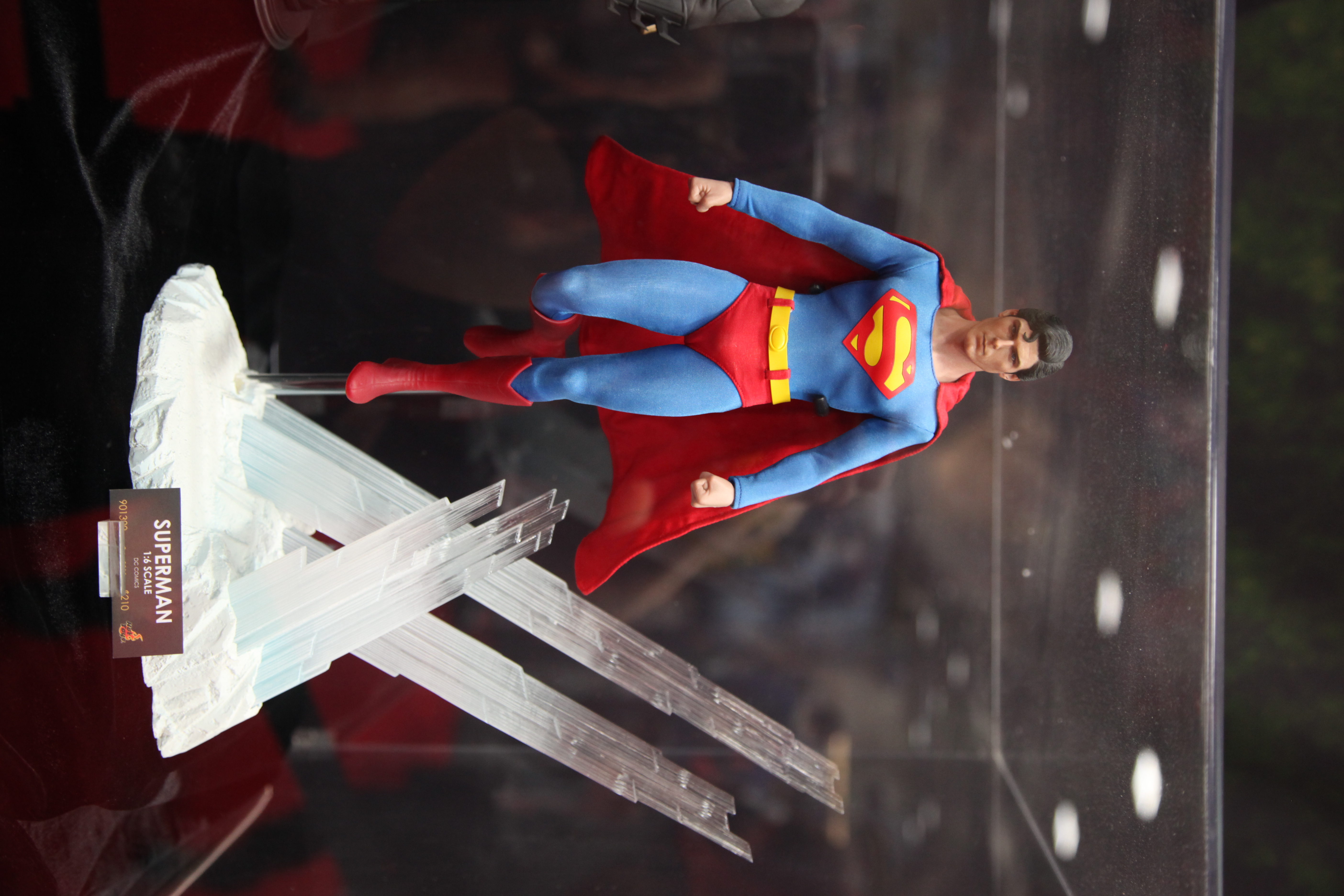 [SDCC 2011] Hot Toys - Superman Christopher Reeve - Página 2 5972832980_3a36f52c1b_o