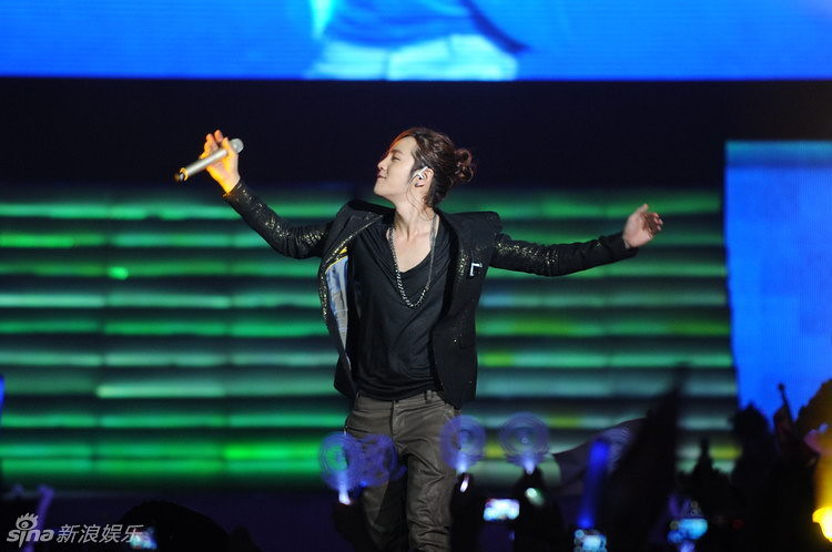 [IMG] Jang Geun Suk Thae cri show in Shang Hai 5920553482_e296960509_b