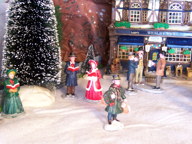 Mon premier village miniature de Noël (plutôt une scénette ! 6318642085_70084d3020_z