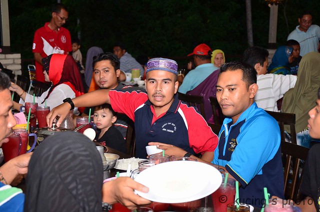 MAJLIS BERBUKA PUASA DI RESTOREN SINAR MESRA, KUANTAN - Page 5 6062179994_ec0b313701_z