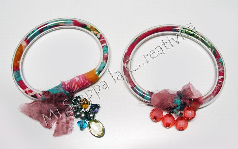 Altri due bracciali in pvc 6096070718_882567c5b0_b