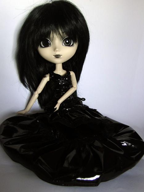 Abby y su vestido negro 6124937936_79978ce8b2_o