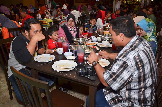 MAJLIS BERBUKA PUASA DI RESTOREN SINAR MESRA, KUANTAN - Page 5 6062250508_0b6786555e_z