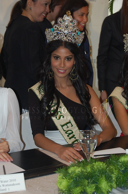 Miss Earth 2010 winners in the philippines 5987540982_d9243b3100_z